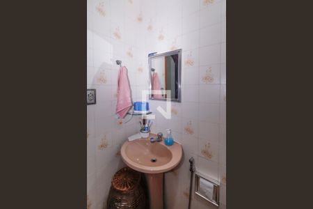 Casa à venda com 170m², 3 quartos e 2 vagas Casa à venda com 170m², 3 quartos e 2 vagasBanheiro 4