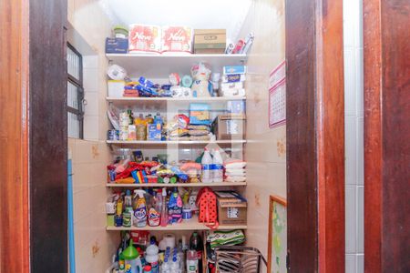 Casa à venda com 170m², 3 quartos e 2 vagas Casa à venda com 170m², 3 quartos e 2 vagasDespensa