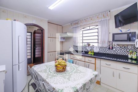 Casa à venda com 170m², 3 quartos e 2 vagas Casa à venda com 170m², 3 quartos e 2 vagasCozinha