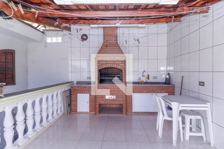 Casa à venda com 170m², 3 quartos e 2 vagas Casa à venda com 170m², 3 quartos e 2 vagasChurrasqueira
