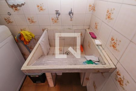 Casa à venda com 170m², 3 quartos e 2 vagas Casa à venda com 170m², 3 quartos e 2 vagasÁrea de Serviço