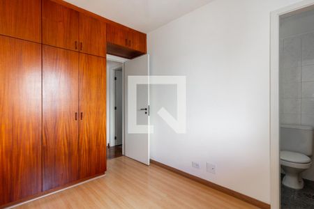 Suíte de apartamento para alugar com 2 quartos, 72m² em Moema, São Paulo