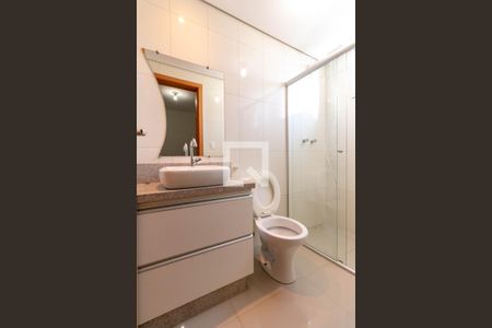 Apartamento para alugar com 80m², 2 quartos e 1 vaga Apartamento para alugar com 80m², 2 quartos e 1 vagaBanheiro da Suíte