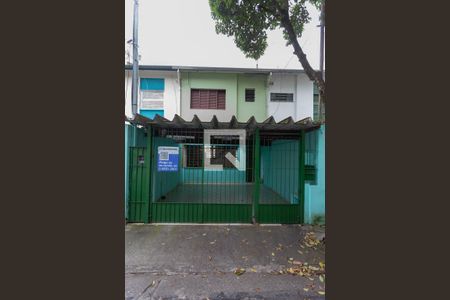 Casa à venda com 130m², 3 quartos e 2 vagas Casa à venda com 130m², 3 quartos e 2 vagasFachada