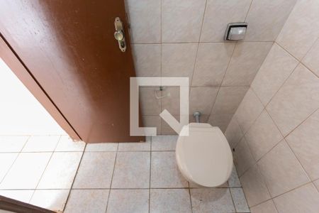 Casa à venda com 130m², 3 quartos e 2 vagas Casa à venda com 130m², 3 quartos e 2 vagasBanheiro de Serviços