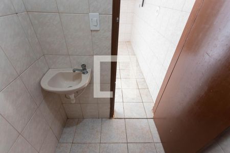 Casa à venda com 130m², 3 quartos e 2 vagas Casa à venda com 130m², 3 quartos e 2 vagasBanheiro de Serviços