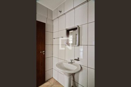 Banheiro de apartamento para alugar com 1 quarto, 50m² em Vila Penteado, São Paulo