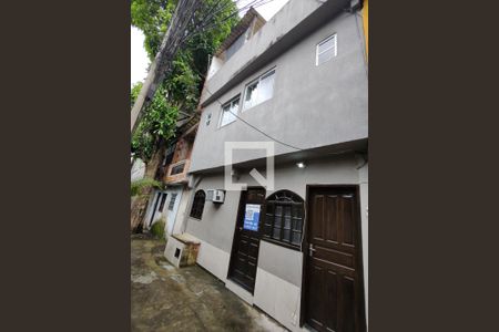 Casa de condomínio à venda com 90m², 3 quartos e sem vaga Casa de condomínio à venda com 90m², 3 quartos e sem vagaFachada