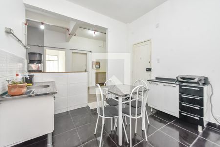 Apartamento à venda com 70m², 2 quartos e sem vagaCozinha