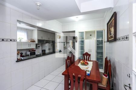 Casa à venda com 4 quartos, 270m² em Vila Nair, São Paulo