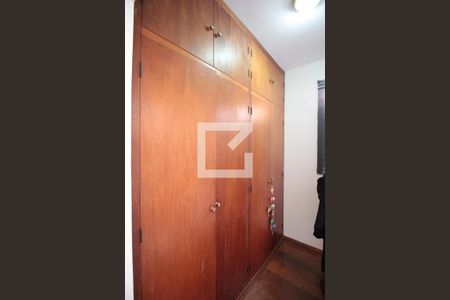 Casa à venda com 285m², 4 quartos e 4 vagasSuíte 