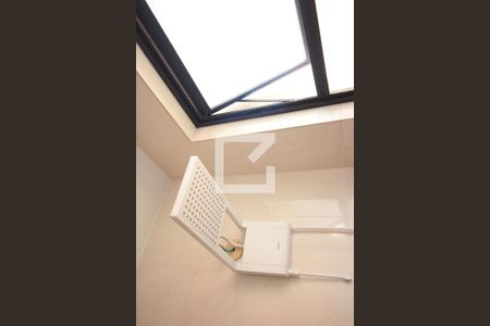 Casa à venda com 285m², 4 quartos e 4 vagasBanheiro 