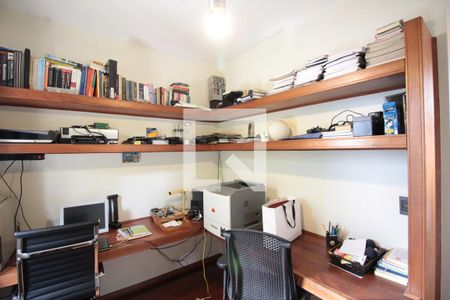 Casa à venda com 285m², 4 quartos e 4 vagasQuarto 2