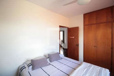 Casa à venda com 285m², 4 quartos e 4 vagasSuíte 