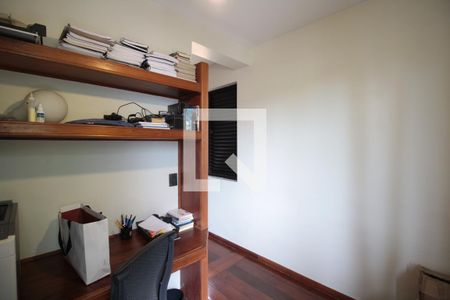 Casa à venda com 285m², 4 quartos e 4 vagasQuarto 2