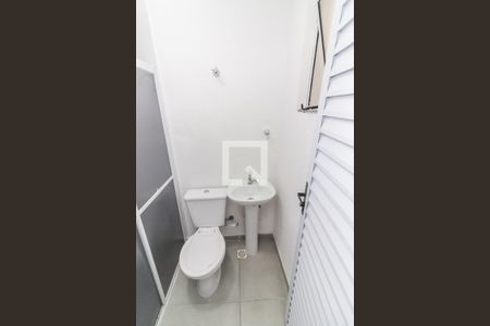 Banheiro de apartamento para alugar com 1 quarto, 35m² em Rio Pequeno, São Paulo