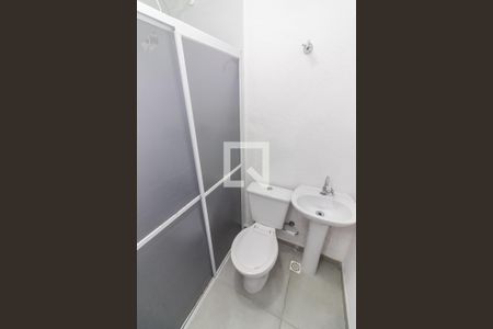 Banheiro de apartamento para alugar com 1 quarto, 35m² em Rio Pequeno, São Paulo
