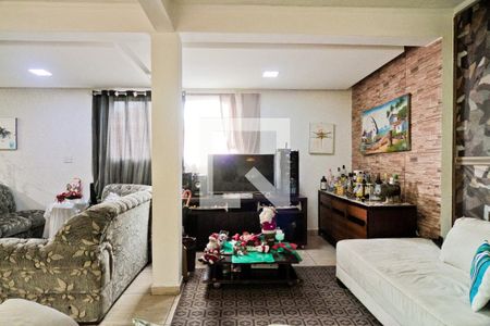 Sala de casa para alugar com 3 quartos, 600m² em Vila Mangalot, São Paulo