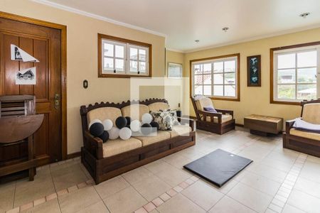Casa à venda com 350m², 5 quartos e 4 vagas Casa à venda com 350m², 5 quartos e 4 vagasSalão de Festas
