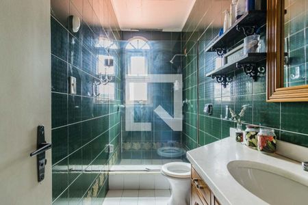 Casa à venda com 350m², 5 quartos e 4 vagas Casa à venda com 350m², 5 quartos e 4 vagasBanheiro Social