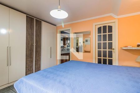 Casa à venda com 350m², 5 quartos e 4 vagas Casa à venda com 350m², 5 quartos e 4 vagasDormitório