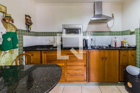 Casa à venda com 350m², 5 quartos e 4 vagas Casa à venda com 350m², 5 quartos e 4 vagasCozinha