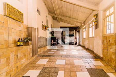 Casa à venda com 350m², 5 quartos e 4 vagas Casa à venda com 350m², 5 quartos e 4 vagasGaragem