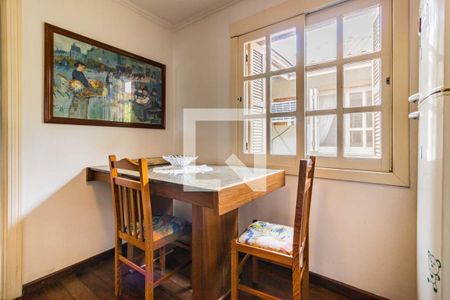 Casa à venda com 350m², 5 quartos e 4 vagas Casa à venda com 350m², 5 quartos e 4 vagasCopa