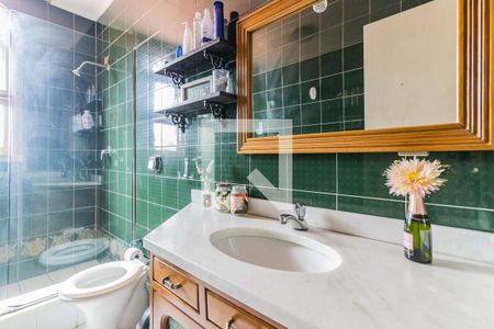 Casa à venda com 350m², 5 quartos e 4 vagas Casa à venda com 350m², 5 quartos e 4 vagasBanheiro Social