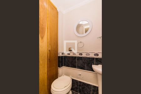 Casa à venda com 350m², 5 quartos e 4 vagas Casa à venda com 350m², 5 quartos e 4 vagasBanheiro