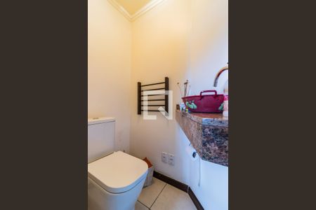 Casa à venda com 350m², 5 quartos e 4 vagas Casa à venda com 350m², 5 quartos e 4 vagasLavabo