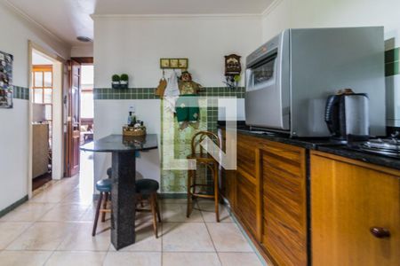 Casa à venda com 350m², 5 quartos e 4 vagas Casa à venda com 350m², 5 quartos e 4 vagasCozinha