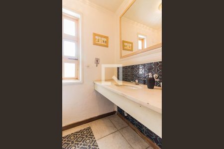 Casa à venda com 350m², 5 quartos e 4 vagas Casa à venda com 350m², 5 quartos e 4 vagasLavabo 2