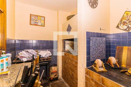 Casa à venda com 350m², 5 quartos e 4 vagas Casa à venda com 350m², 5 quartos e 4 vagasChurrasqueira