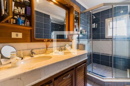 Casa à venda com 350m², 5 quartos e 4 vagas Casa à venda com 350m², 5 quartos e 4 vagasBanheiro da Suíte 1