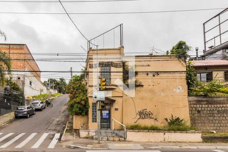 Casa à venda com 350m², 5 quartos e 4 vagas Casa à venda com 350m², 5 quartos e 4 vagasFachada