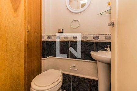 Casa à venda com 350m², 5 quartos e 4 vagas Casa à venda com 350m², 5 quartos e 4 vagasBanheiro