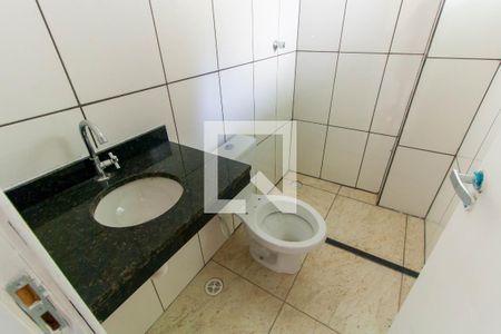 Banheiro de kitnet/studio para alugar com 1 quarto, 30m² em Vila Divina Pastora, São Paulo