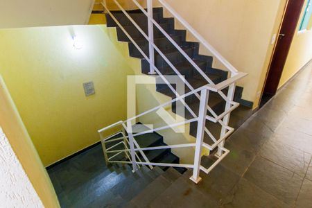 Studio para alugar com 30m², 1 quarto e sem vaga Studio para alugar com 30m², 1 quarto e sem vagaEscada