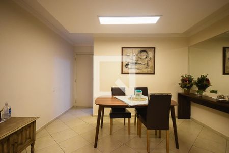 Apartamento à venda com 85m², 2 quartos e 1 vagaSala de jantar