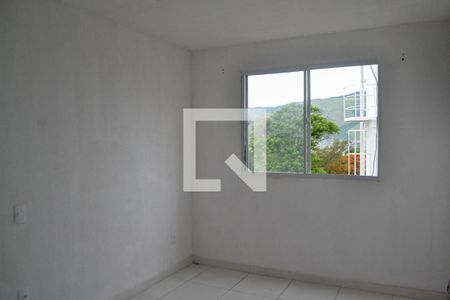 Sala de apartamento para alugar com 2 quartos, 42m² em Cerâmica, Nova Iguaçu