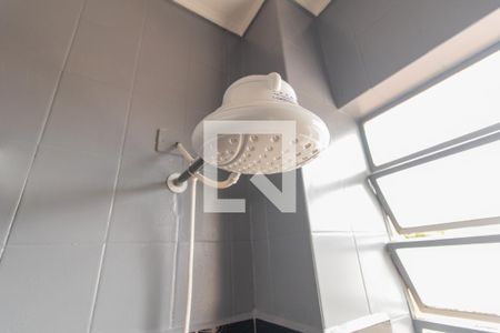 Banheiro de apartamento para alugar com 1 quarto, 51m² em Partenon, Porto Alegre