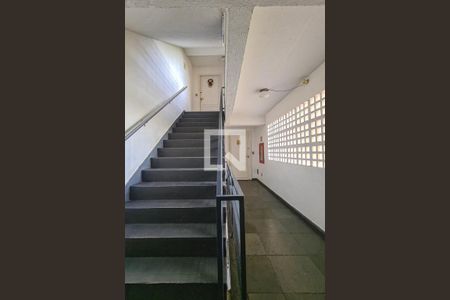 Apartamento à venda com 51m², 2 quartos e 1 vagaEscada