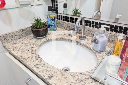 Apartamento à venda com 102m², 3 quartos e 2 vagasBanheiro da suíte 