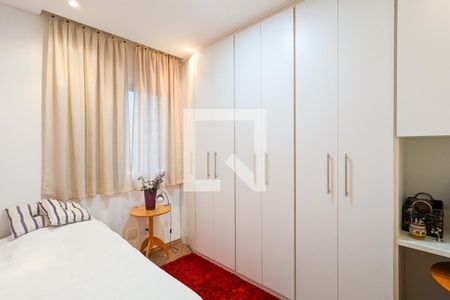 Apartamento à venda com 102m², 3 quartos e 2 vagasQuarto 2 