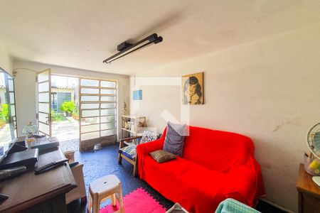 Casa à venda com 196m², 3 quartos e sem vagaSala fundos