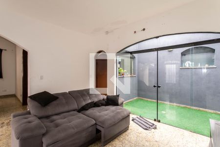Casa à venda com 250m², 4 quartos e 4 vagasSala