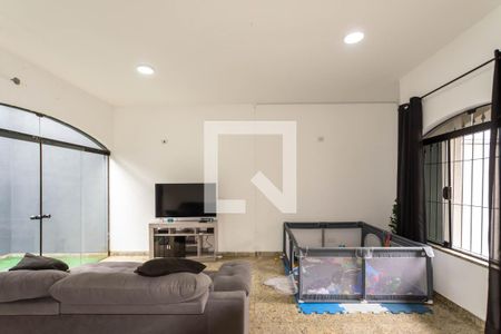 Casa à venda com 250m², 4 quartos e 4 vagasSala