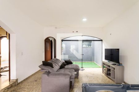 Casa à venda com 250m², 4 quartos e 4 vagasSala