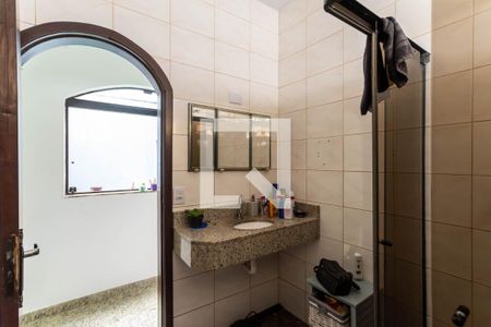 Casa à venda com 250m², 4 quartos e 4 vagasBanheiro Social